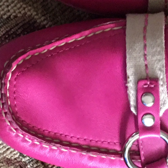 Beautiful Leather Coach Loafers in Fuschia - womens size 8.5 Medium - Picture 3 of 9
